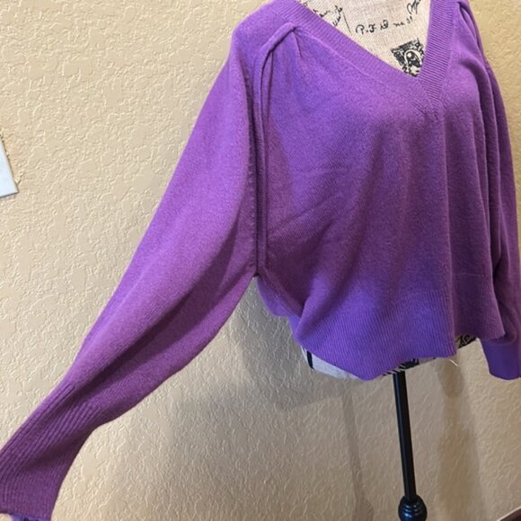 CAbi luxury pullover | see offer in description - Picture 2 of 6